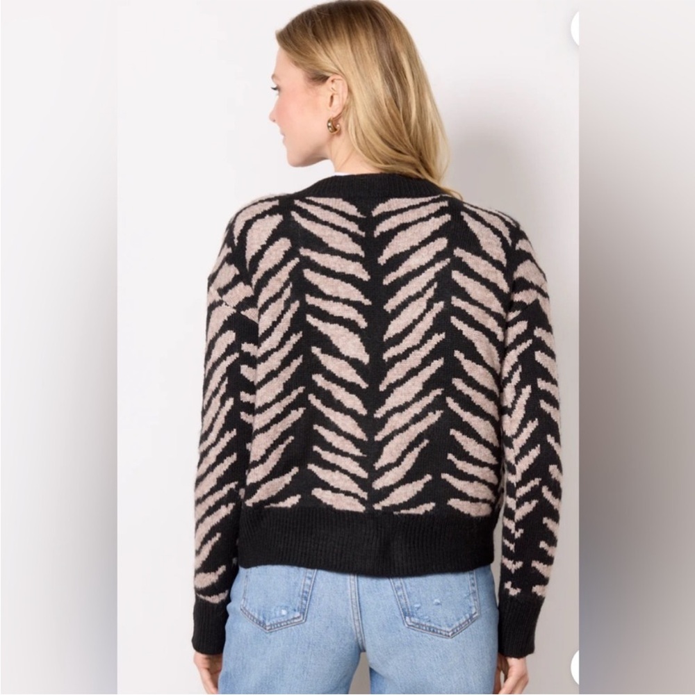 Evereve - Wyatt Cardigan Sweater - black/latte - size S - Picture 4 of 13